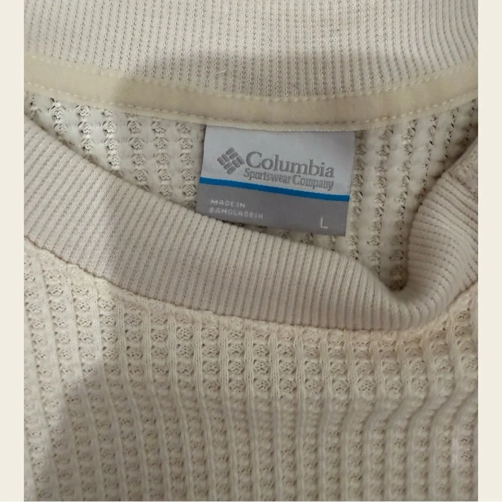 Columbia long sleeve top! Cross listed on Mercari and Curtsy! - Picture 3 of 3